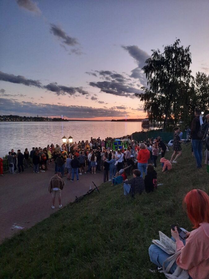 Уличные музыканты оккупировали центр Костромы