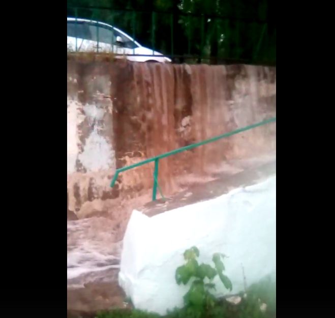 Водопад появился в Костроме и сразу всех расстроил