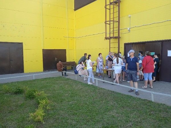 Горожане берут штурмом пункты вакцинации в Костроме