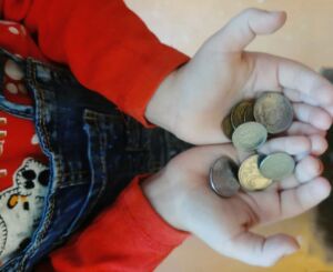 Неожиданно: кому-то пришло в голову подделать 10-рублевую монету в Костромской области