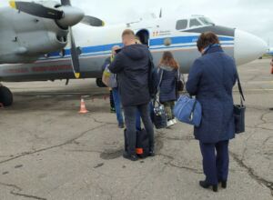 Самолет Санкт-Петербург — Кострома задержали из-за грозы