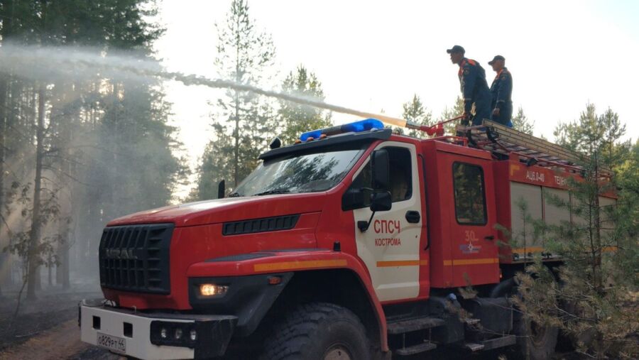 Пожар в Костромской области тушат больше трех недель
