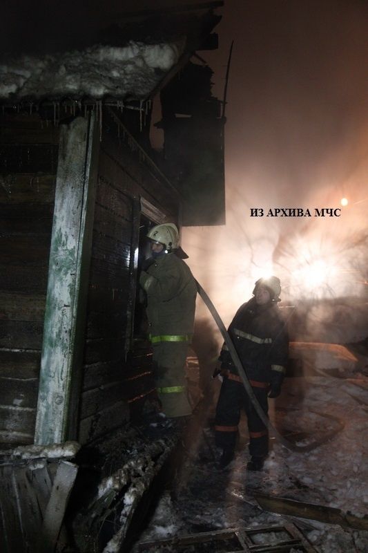Двое спаслись, один погиб: страшный пожар произошел в Костромской области