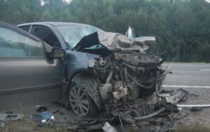 Мужчина погиб, ребенок в больнице: страшная авария произошла в Костромской области