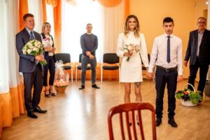 Костромское предприятие поразило сотрудников тайным подарком на свадьбу