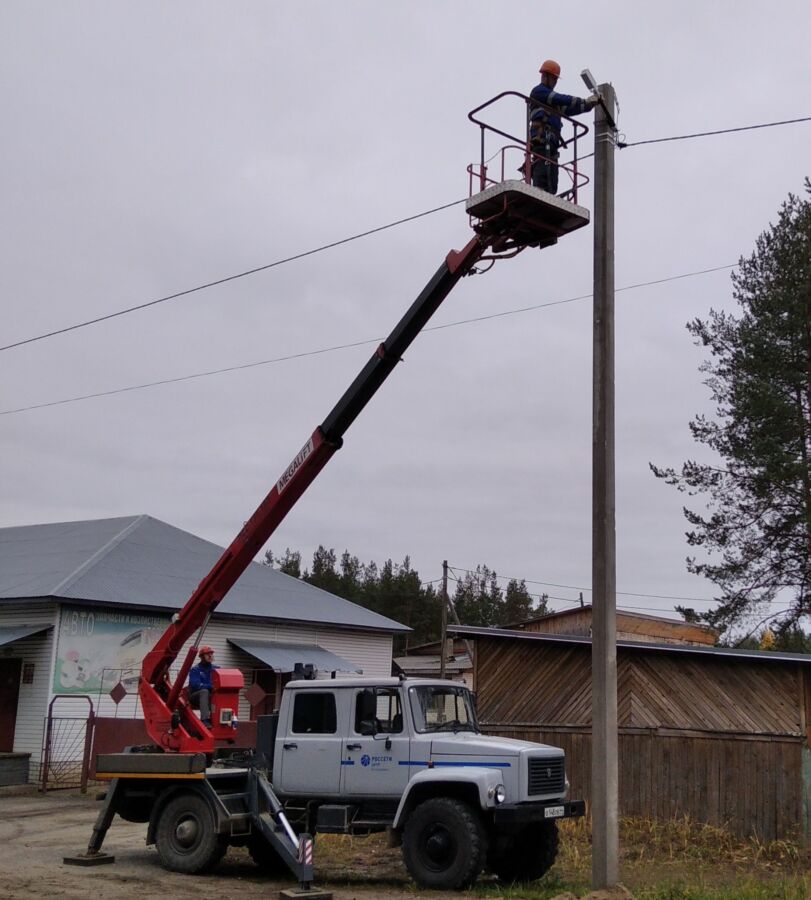 Филиал Костромаэнерго завершил муниципальный контракт по ремонту сетей уличного освещения в г. Нея