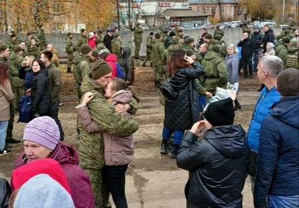 Мобилизованных из Костромы отправили в зону спецоперации
