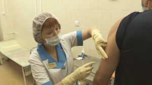 «Если надо, уколюсь»: темпы вакцинации от гриппа в Костромской области превышают общероссийские