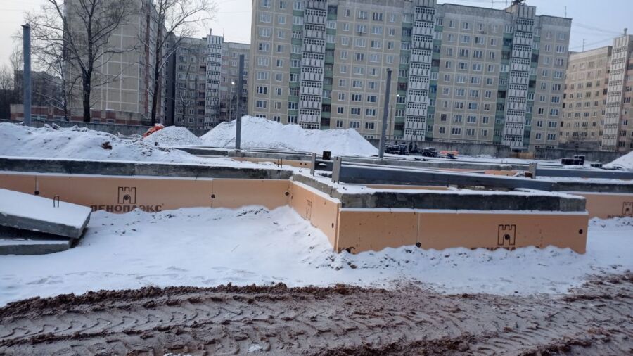 Каток с искусственным льдом строят в Костроме