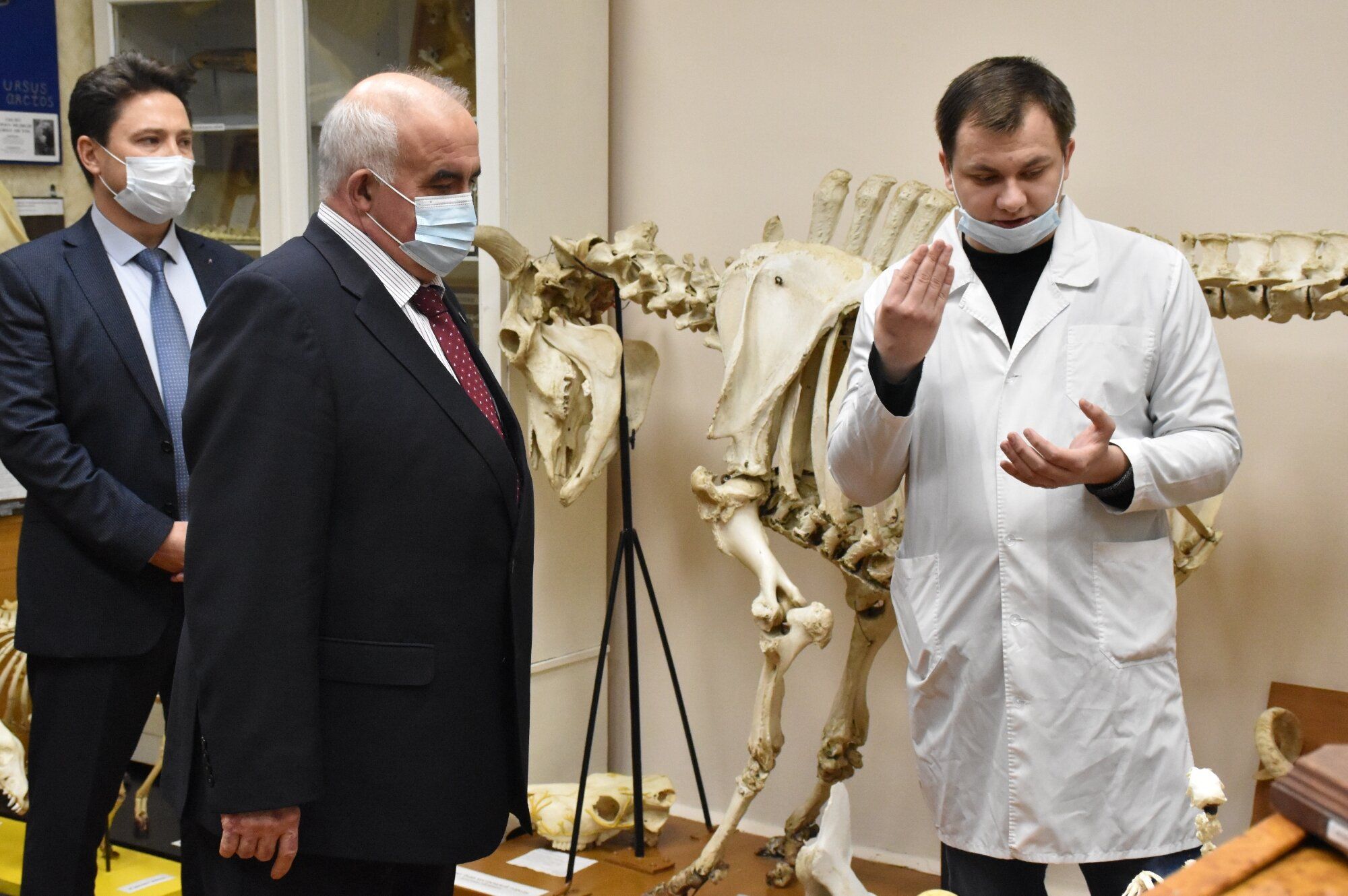 Костромскому губернатору во время рабочей поездки показали скелет
