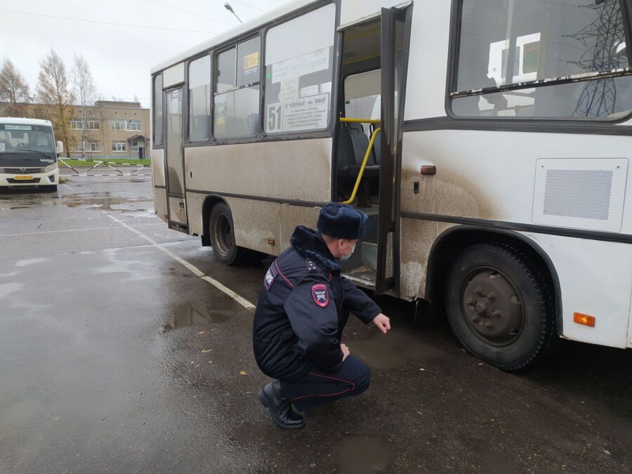 Автобусы с подозрительными колесами возили пассажиров по Костроме