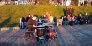 Костромичи устраивают концерты на свежем воздухе во время коронавирусных ограничений