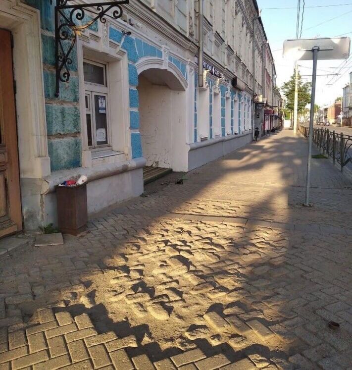 Объявлен поиск денег на ремонт страшных тротуаров центра Костромы