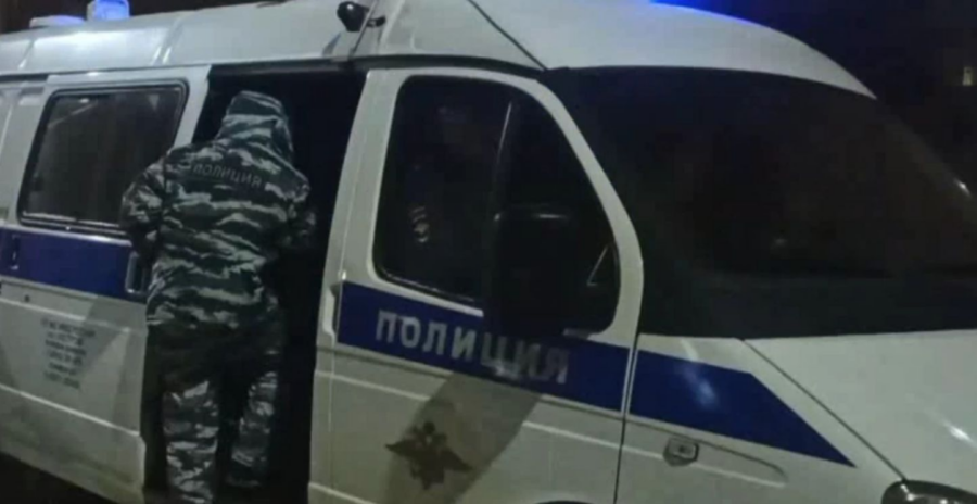 Привет из 90-х: мужчина с ножом вышел грабить прохожих в Костроме