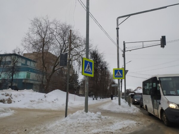 Коллапс начался в Костроме из-за выключенных светофоров: две машины уже пострадали