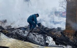В страшном пожаре в Костромской области один человек погиб и пострадали дети
