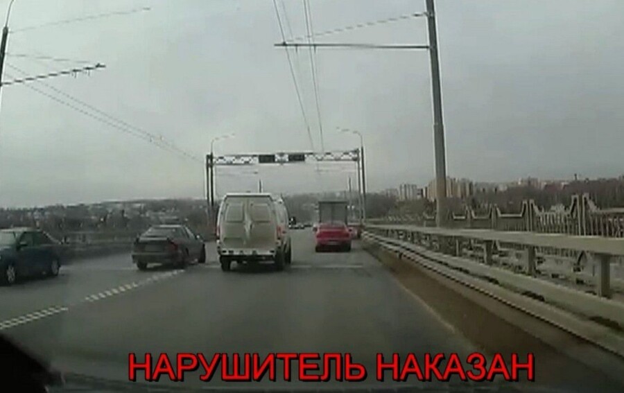 Любителя погонять по мосту через Волгу задержали после публикации видео в соцсетях