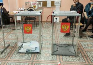 Беженцы из Украины голосуют на референдуме в Костроме