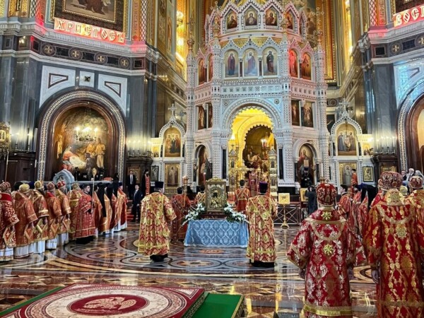 Перед главной святыней Костромской области теперь молится патриарх Кирилл