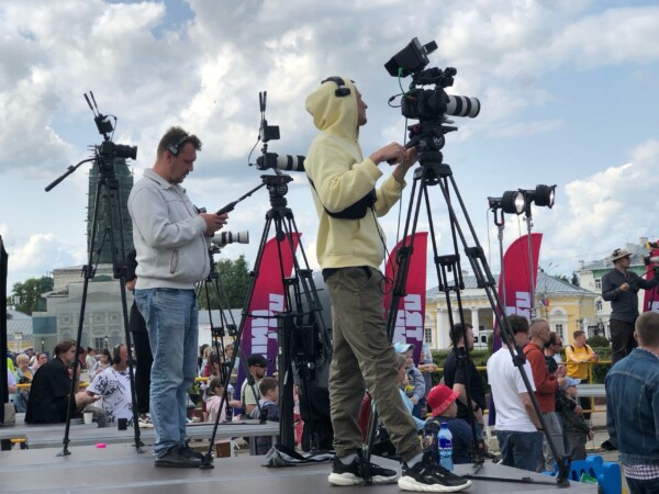 Как это было: телеканал «Пятница» закончил съемки нового шоу в Костроме