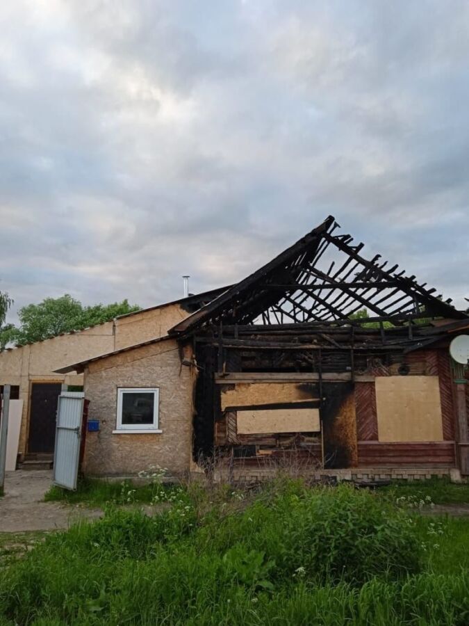 Пожар оставил многодетную семью без жилья под Костромой