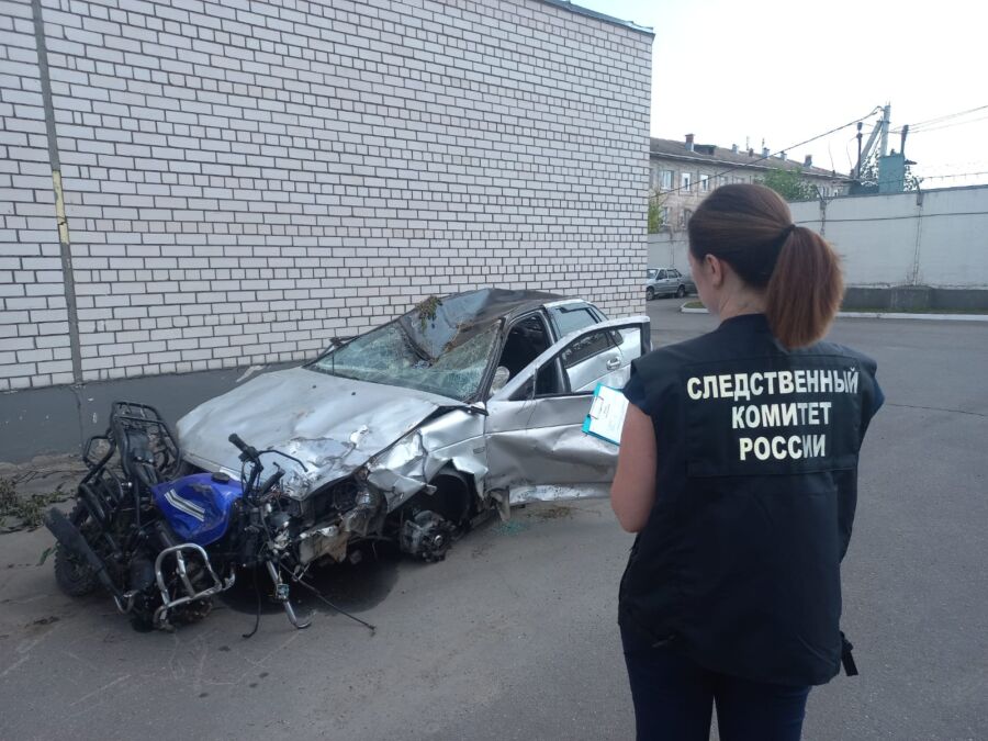 СК возбудил дело после смерти подростка в жуткой аварии под Костромой