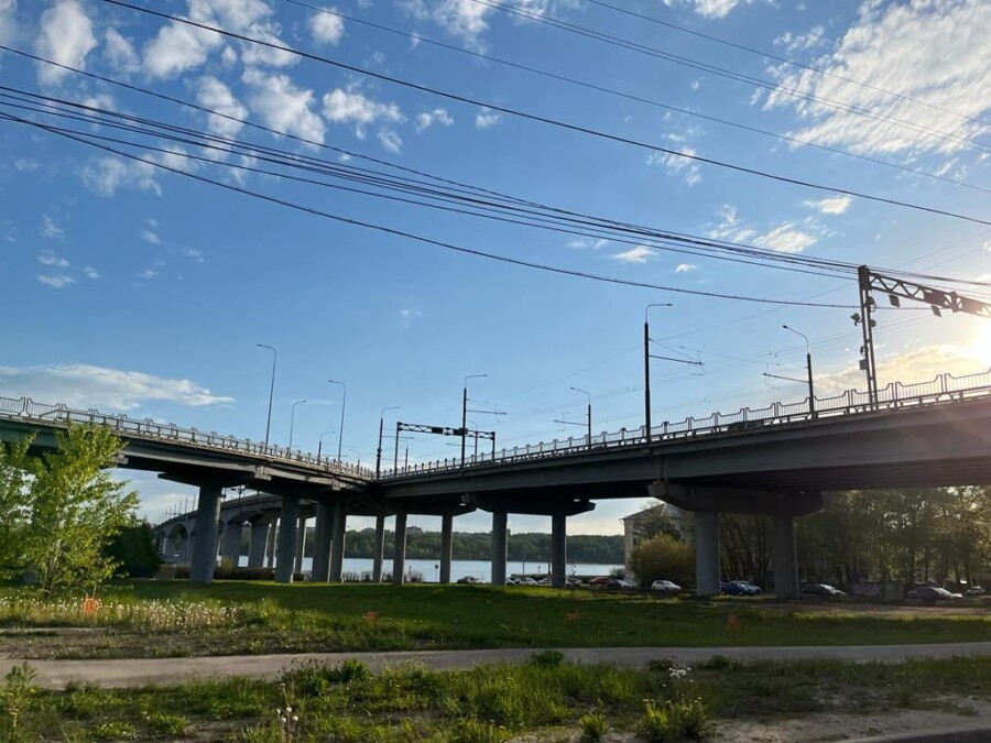 Мост через Волгу продолжают приводить в порядок в Костроме