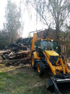 Многоквартирный дом снесли в Костроме после пожара