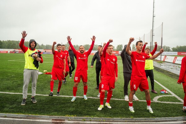 Костромской «Спартак» приглашает любителей футбола отметить День города на матче и получить подарки