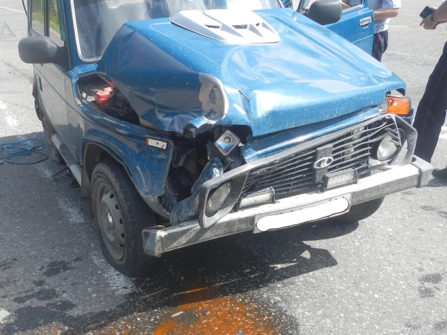 Авария с грузовиком произошла на трассе в Костромской области