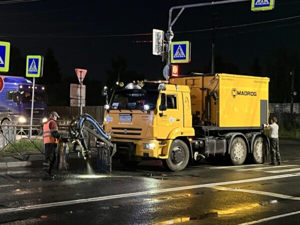 Побитые жизнью тротуары начали восстанавливать в Костроме
