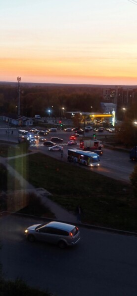 Костромичи начали покидать дома из-за жуткого запаха газа у парка Победы
