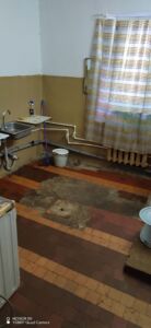 Вместо туалета — дырка в полу: студентов шокировало общежитие в Костроме