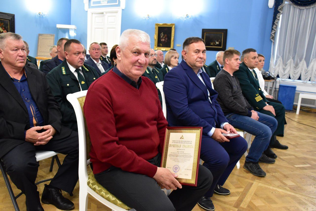 Губернатор Костромской области поздравил лучших работников лесной отрасли