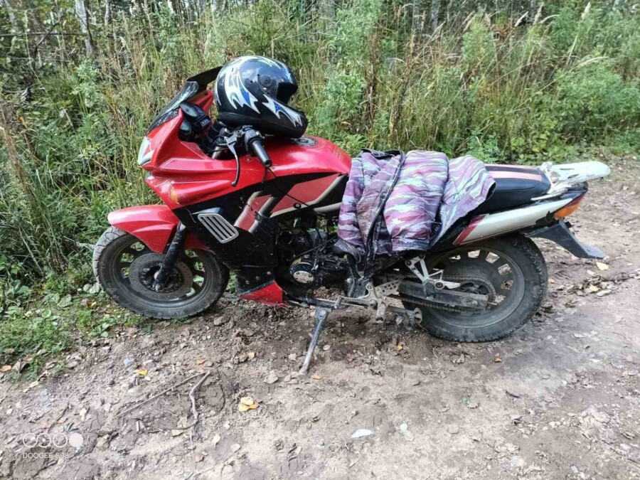 Призрачный гонщик: мотоцикл без хозяина уже 2 дня кошмарит костромичей
