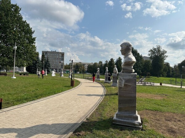 Аллею странных бюстов в Костроме официально откроют во время книжного фестиваля