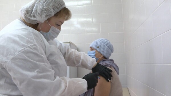 Огромную партию вакцины от одной заразы привезли в Костромскую область