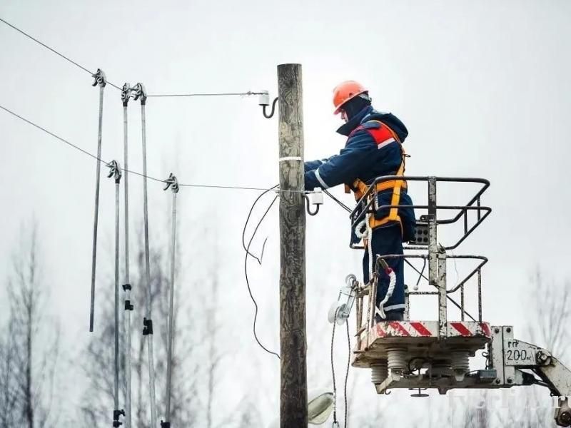 Бригады «Костромаэнерго» продолжают работы по восстановлению нарушенного непогодой электроснабжения
