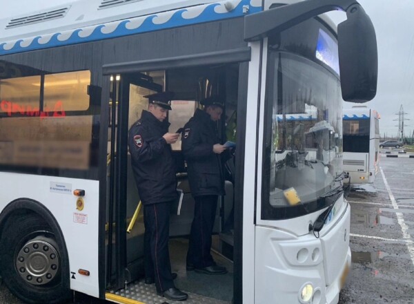 Сотрудники ГИБДД устроили тайную слежку за автобусами в Костроме
