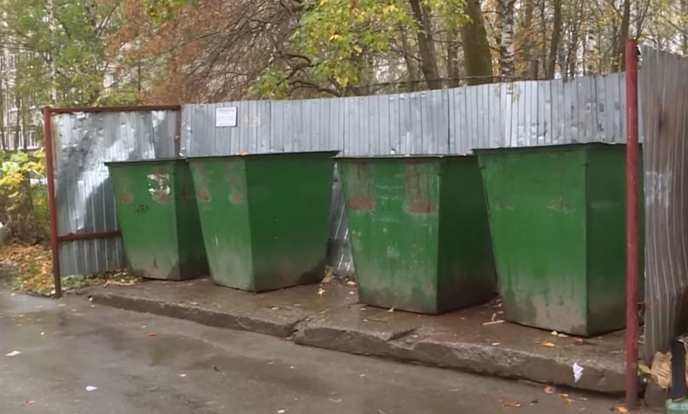 Глазу приятно: новые ограждения стали ставить около контейнерных площадок в Костроме