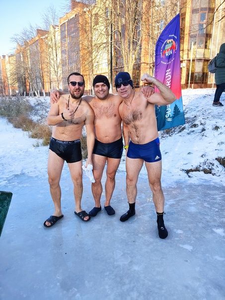Сексуальные спасатели вышли на улицу без одежды в Костроме