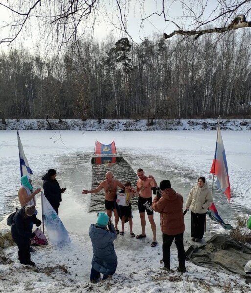 Купальный сезон открыли в Костроме в 10-градусный мороз