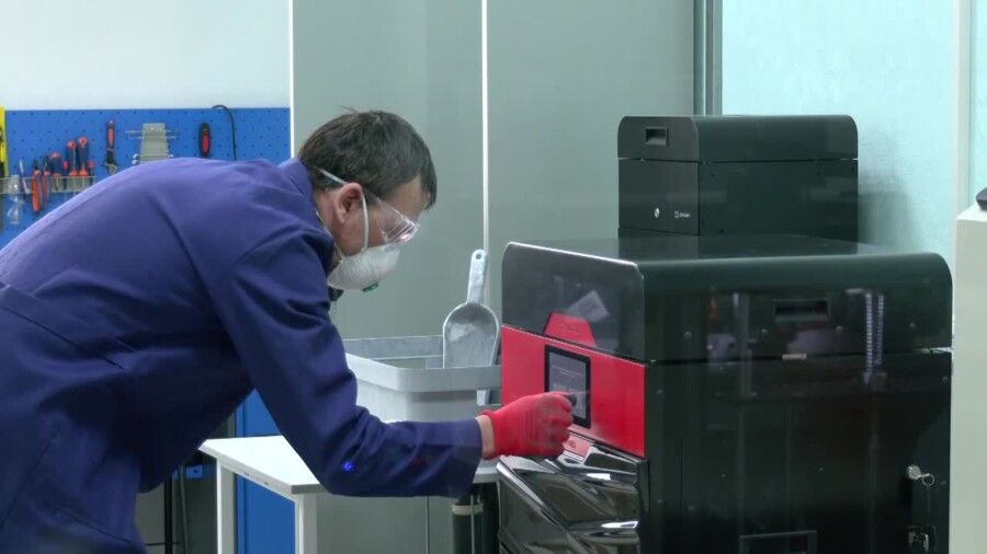 Дорогие импортные детали для техники печатают в Костроме на 3D-принтере