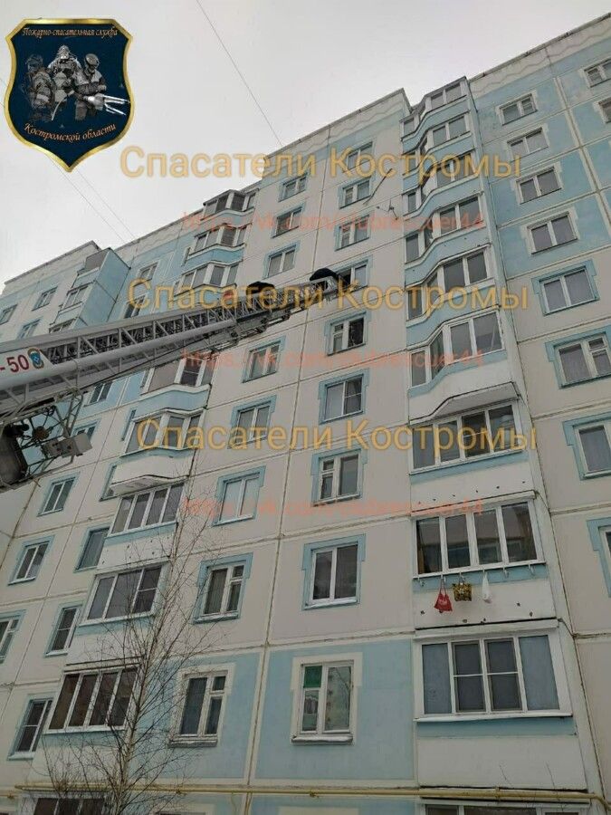 Свисающего с седьмого этажа малыша чудом спасли в Костроме