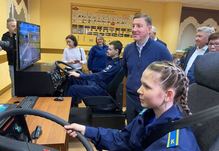 Костромских детей учат управлять военными беспилотниками