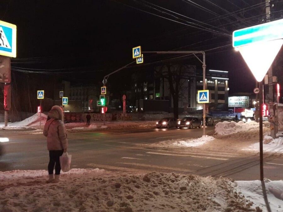 В тяжелом состоянии: школьника сбили на светофоре в Костроме
