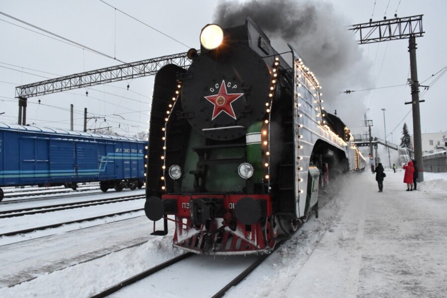 Тысячи москвичей приехали в Кострому ради Снегурочки
