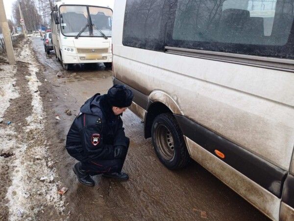 Опасный автобус исподтишка возил пассажиров в Костроме