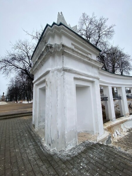 Горожане ужаснулись убогим видом парка в центре Костромы после ремонта