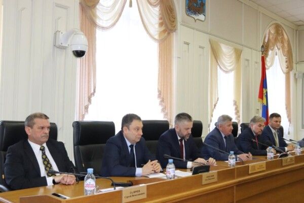 Костромские депутаты заговорили загадками на юбилее облдумы